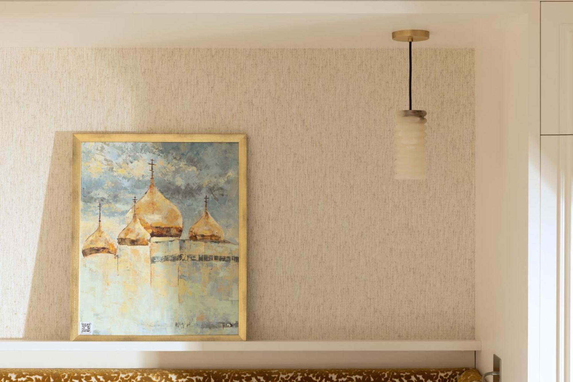 "Almarine" Signature Room